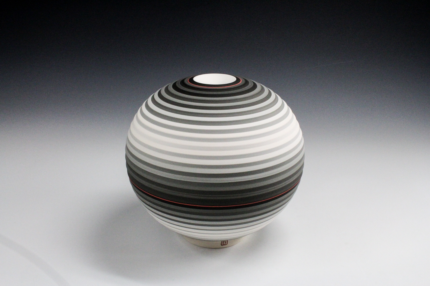 Jin Eui Kim, OPject - Spherical form, Earthenware, 1120ºC Wheel-thrown and brushed 18 tones of engobes, D:18cm×H:19cm, 2016